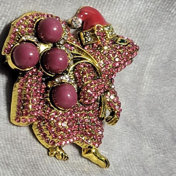 Austrian Crystal Christmas Mouse Brooch - Picture 8 of 10